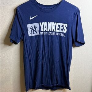 Nike Navy Blue Yankees Graphic Tee